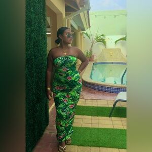 Green Tropical Print Spaghetti Straps Ruched Dress
